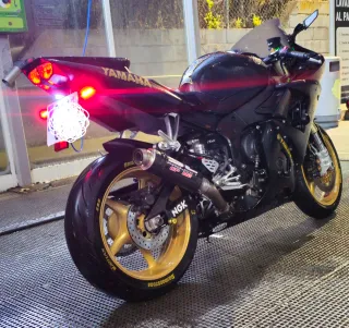 YAMAHA YZF R6