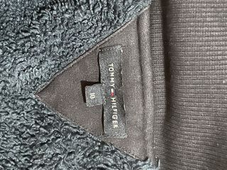 Chaqueta Tommy Hilfiger con capucha y pelo