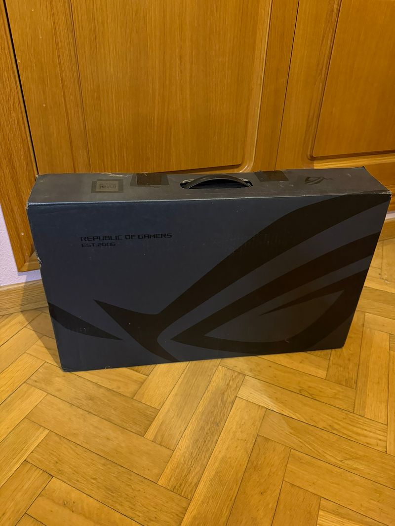 Portátil ASUS ROG Zephyrus G16 2024