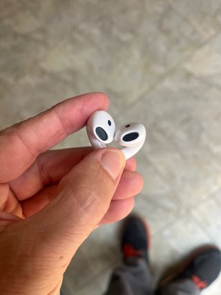 Airpods 4