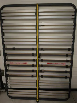 Somier de madera y plástico con 4 patas