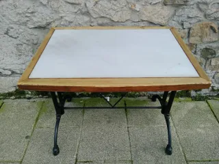 Mesa Bistró Antigua Forja y Mármol Art Nouveau.