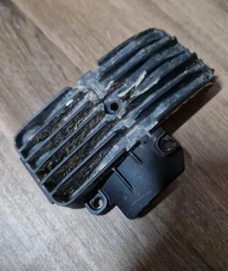 Protector Megamo reason año 25/26 motor Avinox