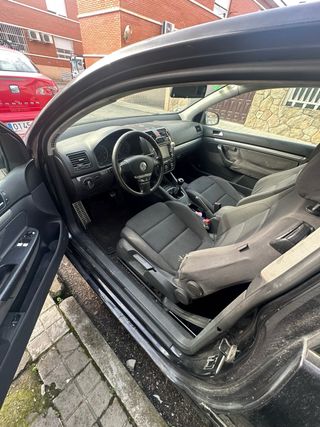 Volkswagen Golf 2005
