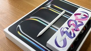 Apple iPad Pro M4 11” + iPhone 16 pro + accesorios