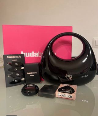 Lote Huda Beauty Negro y Rosa