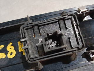 MANDO ELEVALUNAS DELANTERO DERECHO RENAULT MEGANE