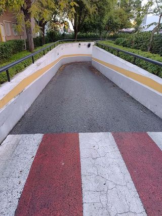 Garaje en venta en Palacio de Congresos - Urbadiez - Entrepuentes en Sevilla