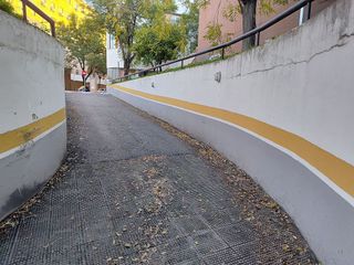 Garaje en venta en Palacio de Congresos - Urbadiez - Entrepuentes en Sevilla