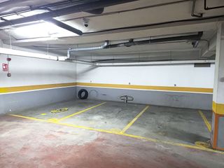 Garaje en venta en Palacio de Congresos - Urbadiez - Entrepuentes en Sevilla