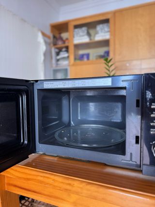 Microondas KOENIC KMWG 2322 DB 23L Grill