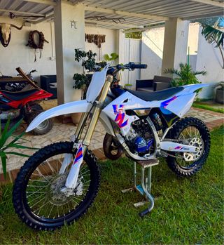 Yamaha YZ 125