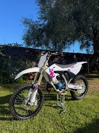 Yamaha YZ 125