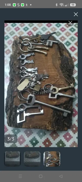 Colgador de llaves antiguas