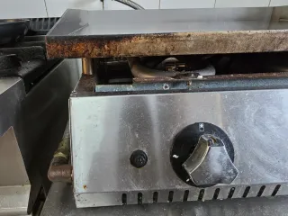 Plancha cocina industrial a gas.