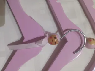 Lote 7 Perchas Madera Niña Rosas