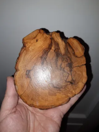 Cenicero de madera rústico