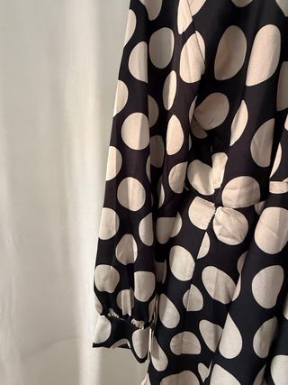 Blusa lunares negra y blanca talla única