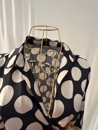 Blusa lunares negra y blanca talla única