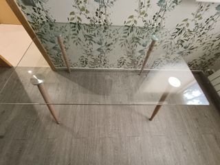 Mesa de cristal estilo nórdico