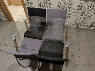 Mesa de cristal estilo nórdico