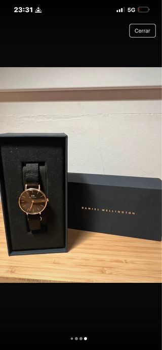 Reloj Daniel Wellington Negro y Dorado