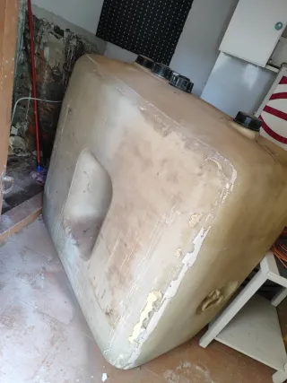 Caldera gasoil + depósito 1000L + chimenea