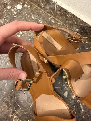 Sandalias de cuña marrones