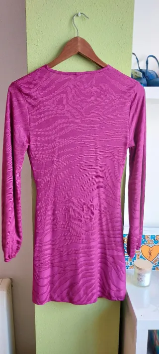 Precioso vestido morado con Estampado