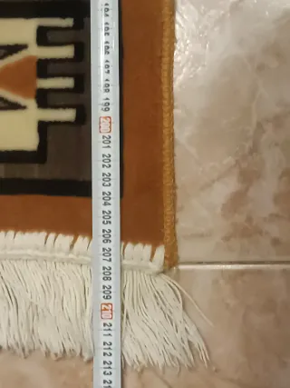 Alfombra diseño geométrico marrón y beige