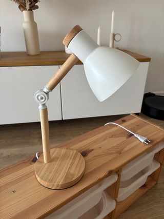 Lámpara de mesa flexo madera y metal