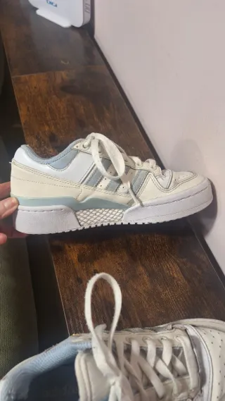 Zapatillas Adidas Blancas y Azules