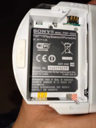 PSP 1004 Blanca + 4 Juegos + Accesorios