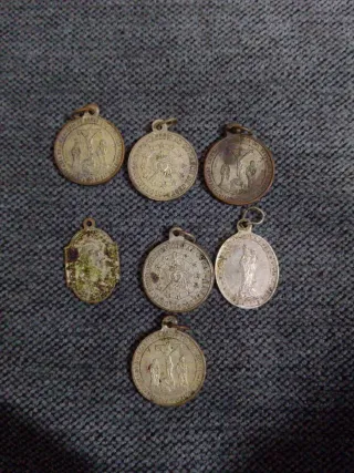 Lote 7 Colgantes Religiosos