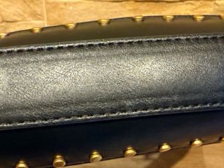 Bolso Negro Mango con Tachuelas Doradas. Nuevo.