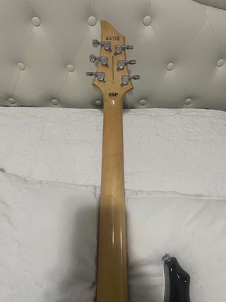 Guitarra Eléctrica Negra LTD