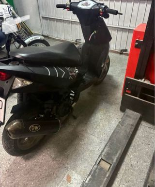 Generic XOR 125 Scooter Negra