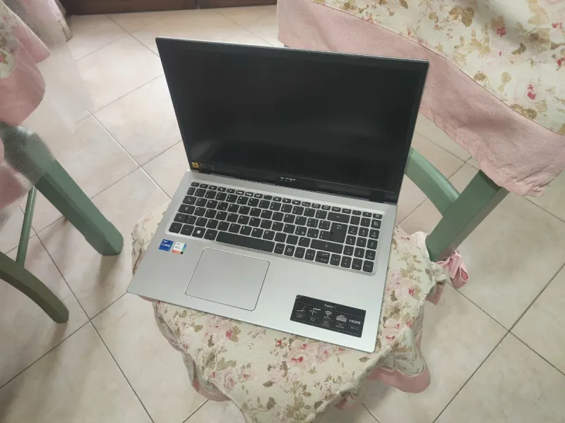 Portátil Acer i7 5 16GB RAM SSD 512GB 15.6" gaming afbeelding 2