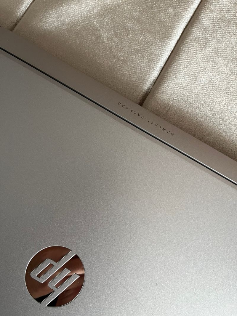 HP Envy 15 – Intel i5 – 16GB RAM – 1TB – Buen esta afbeelding 2