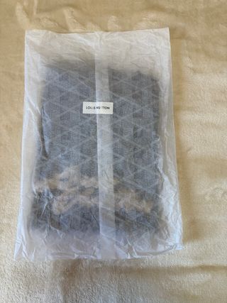 Camiseta Louis Vuitton Negra con Dibujo