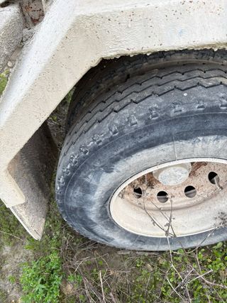 Semirremolque Hormigonera en buenn estado