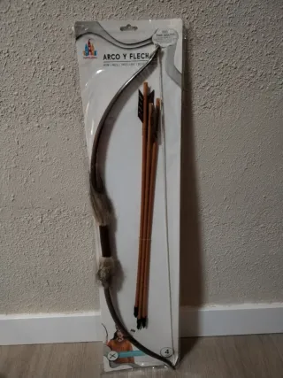 Arco e frecce con portafrecce