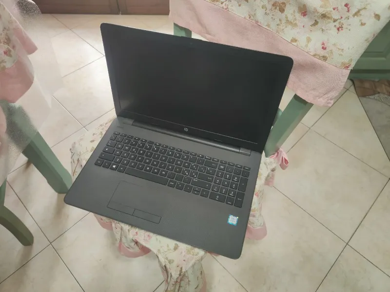 Portátil HP i5 slim 8GB RAM SSD 516GB 15.6" afbeelding 3