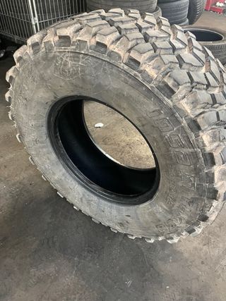 Neumático 265/70/15