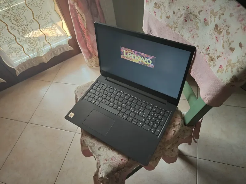 Portátil Lenovo v15 i7 slim 16GB RAM SSD 256GB