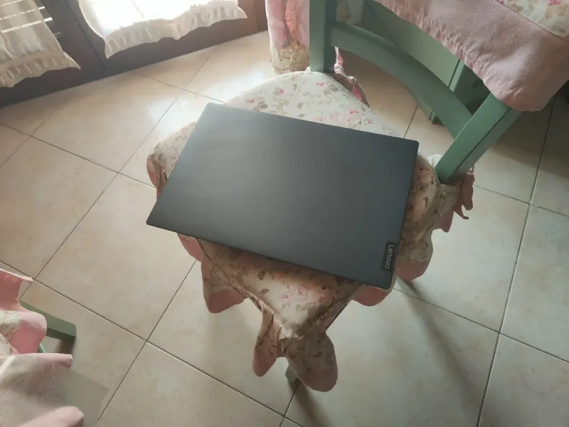 Portátil Lenovo v15 i7 slim 16GB RAM SSD 256GB afbeelding 4