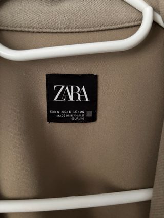Abrigo Zara Beige Talla S