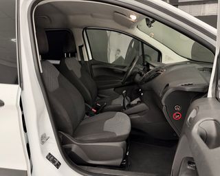 Ford Transit Courier 2015