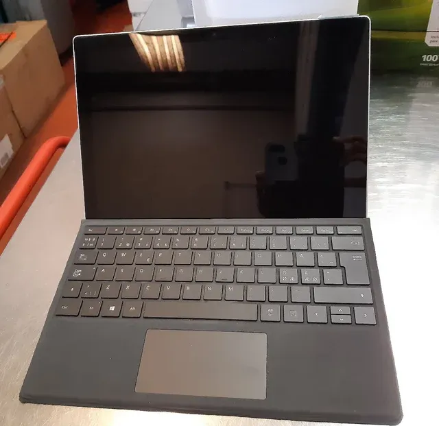 Microsoft Surface Pro 5 + Lápiz + Dock Station