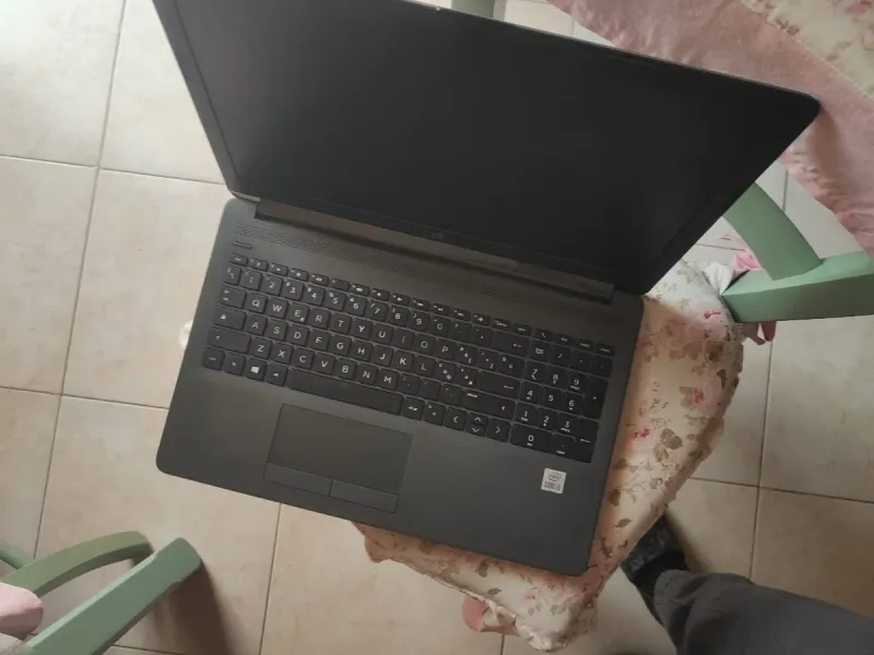 Portátil HP i7 slim 16GB RAM SSD 256GB 15.6"